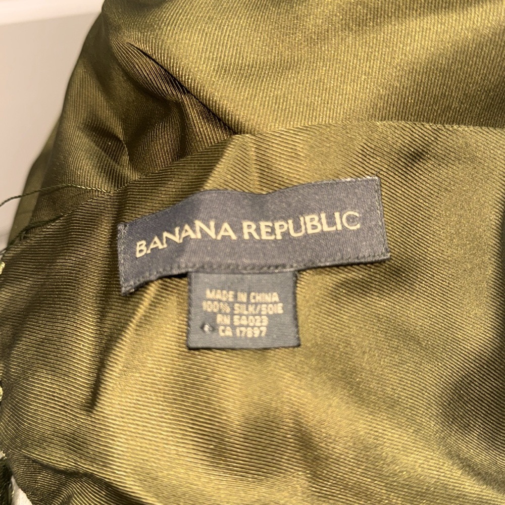 Banana Republic 💯 silk olive green Scarf with 7” silk fringe. 56” by 10” - Picture 6 of 6